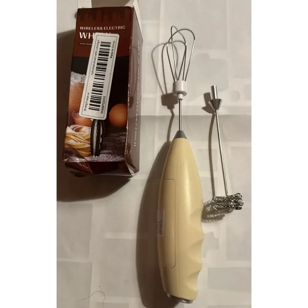 NWT Wireless Battery Operated Ivory Whisk Frother Egg Beater W/ 2 Whisks.